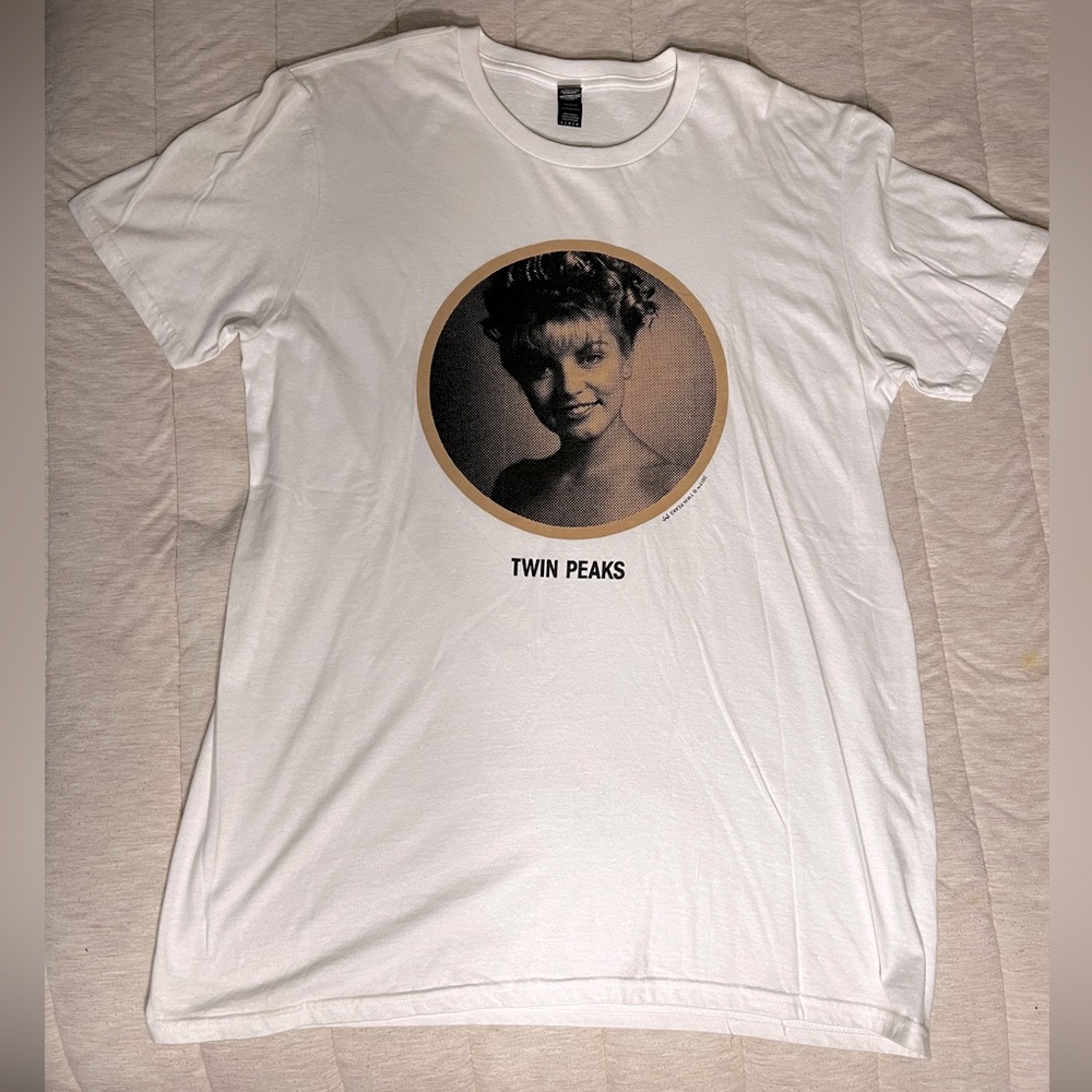 Men’s Large Twin Peaks Laura Palmer Shirt